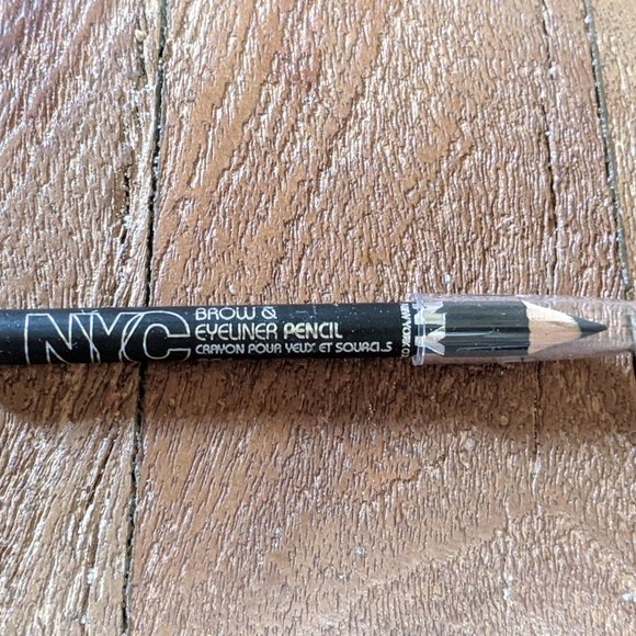 2/$18 NYC Brow & Eyeliner Pencil 901 Jet Black - Picture 1 of 3
